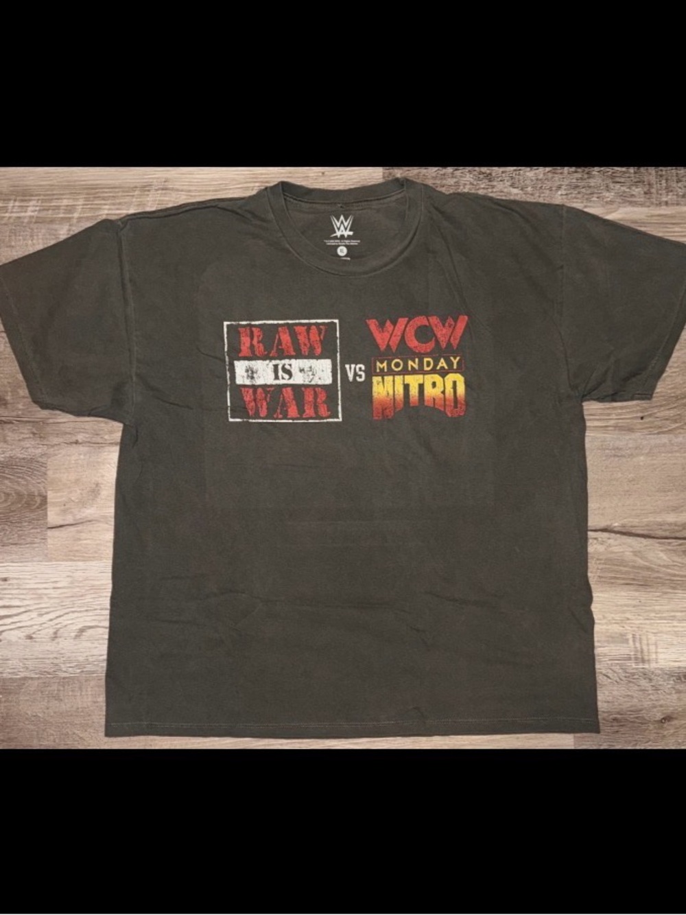 NWT Men's WWE Raw is War vs WcW Monday Nitro Shirt Size XL